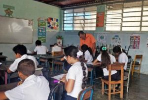 Masifican enseñanza de las artes plásticas en las escuelas
