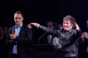 Argentina: Renuncia Manuel Adorni tras escándalos de corrupción en Argentina