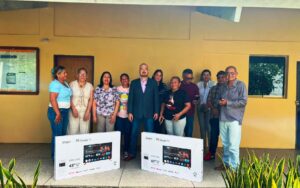 Dotan de equipos tecnológicos a la Unellez