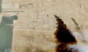 Yemén ataca objetivos petroleros en Arabia Saudita