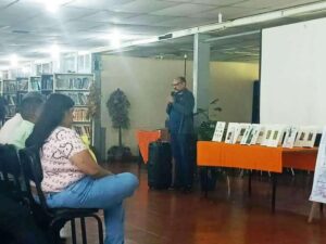 Presentan 10 nuevas obras literarias y revista científica