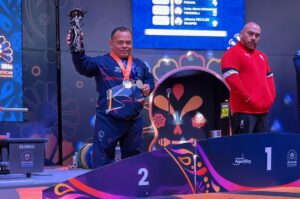 Carlos Betancourt levantó la plata en México